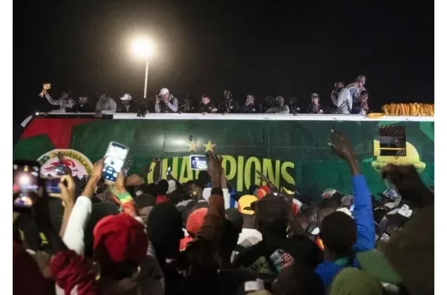 CAN 2025 : accueil triomphal des Lions de la Teranga à Dakar avec le trophée 