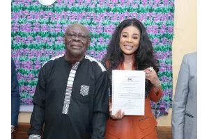 Eva Guéhi : l'actrice ivoirienne décroche brillamment son Master en Sciences de l'Art et de la Culture