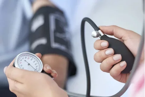 Hypertension artérielle : voici les aliments à éviter pour protéger votre cœur 