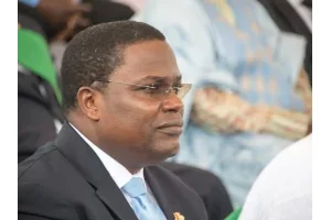 Révision constitutionnelle au Bénin : Aké Natondé justifie la présence de militaires dans le futur Sénat