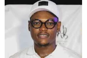 Alain Kenneth : voici pourquoi le tiktokeur a été transféré au commissariat de Zinvié 