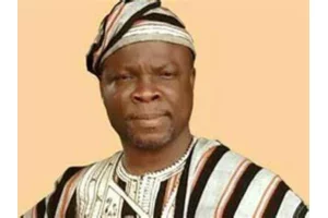 Bertin Koovi suspendu pour 02 raisons par le Bloc Républicain