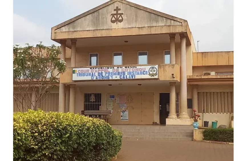 Bénin : 2 coépouses se disputent les biens de leur défunt mari au Tribunal d'Abomey-Calavi