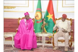 Burkina Faso : Monseigneur Éric Soviguidi présente ses lettres de créance au Président Ibrahim Traoré