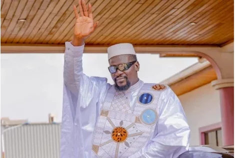 Présidentielle en Guinée : le Général Mamady Doumbouya officialise sa candidature, les vrais opposants écartés