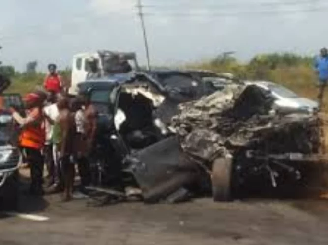 Nigeria : le boxeur Anthony Joshua impliqué dans un grave accident de la route, deux morts signalés 