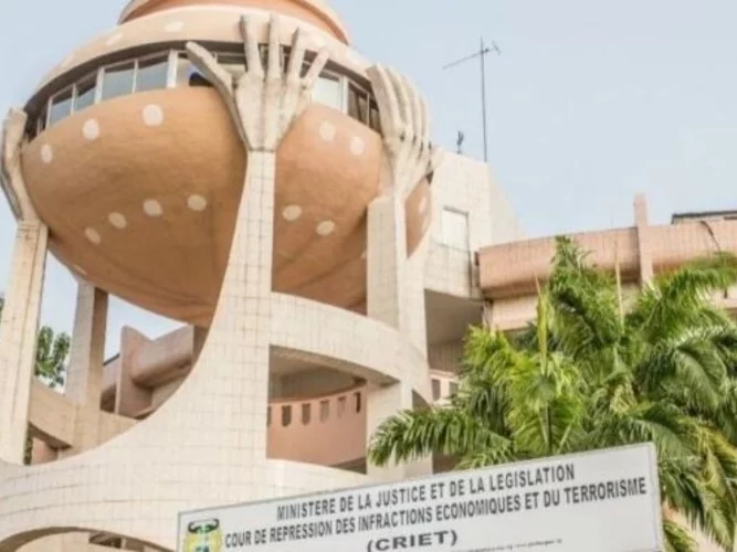 Bénin : une Camerounaise à Cotonou pour des séances de prières et un livreur béninois jugés à la CRIET (les faits)