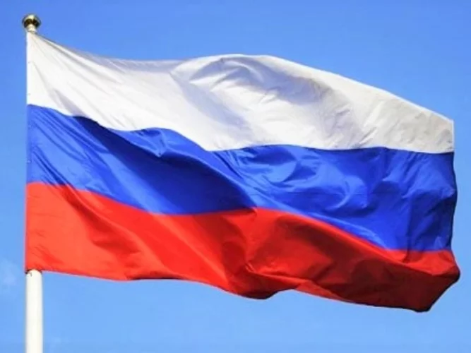 Drapeau russe brûlé à Helsinki : Moscou hausse le ton et convoque l'ambassadeur finlandais