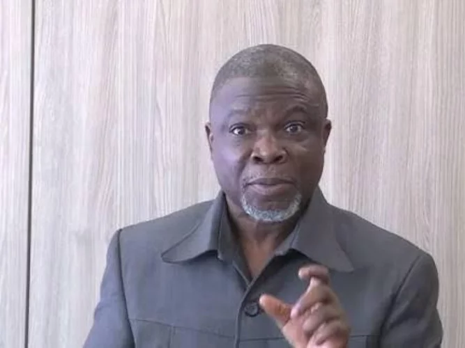 Bloc Républicain : C'est lourd ! Bertin Koovi à nouveau sanctionné, la décision