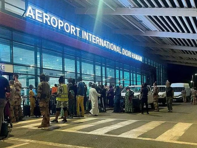 Attaque contre l'aéroport de Niamey : la Russie monte au créneau