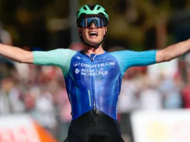 Cyclisme-Giro 2025 : le français Nicolas Prodhomme remporte la 19è étape
