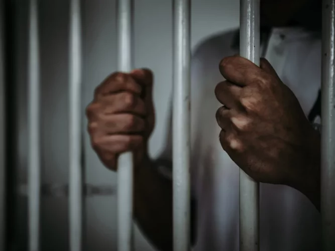 Bénin : prison ferme pour 2 frères pour avoir dépensé plus d'un million F CFA, reçu par erreur par mobile money 