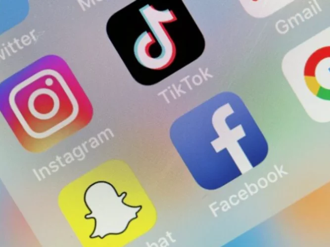 Au Bénin : la régulation des réseaux sociaux préoccupe la HAAC, Tiktok, Facebook et consorts dans le viseur